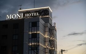Moni Hotel